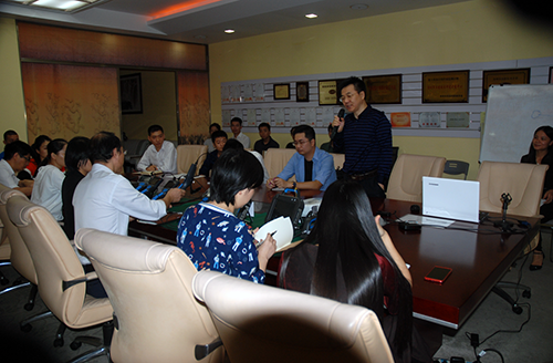 新品發(fā)布會現(xiàn)場，亞泰光電總經(jīng)理鄭總首先致詞